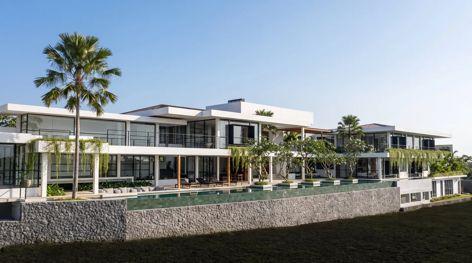 Villa Exterior Vista