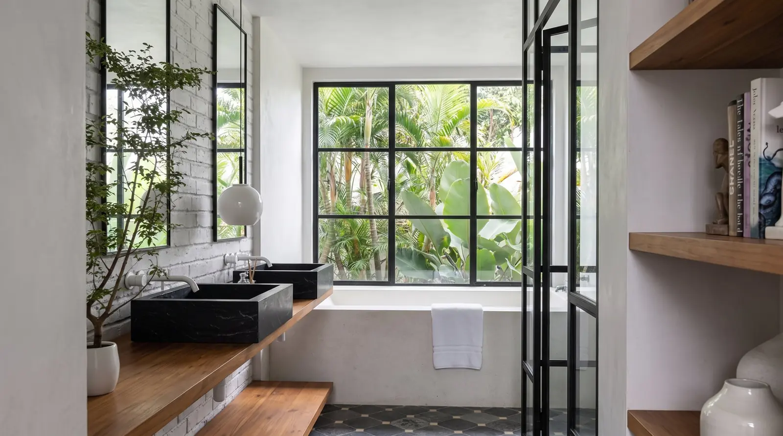 Tropical Bath Retreat